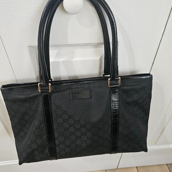 Gucci - Picture 1 of 6